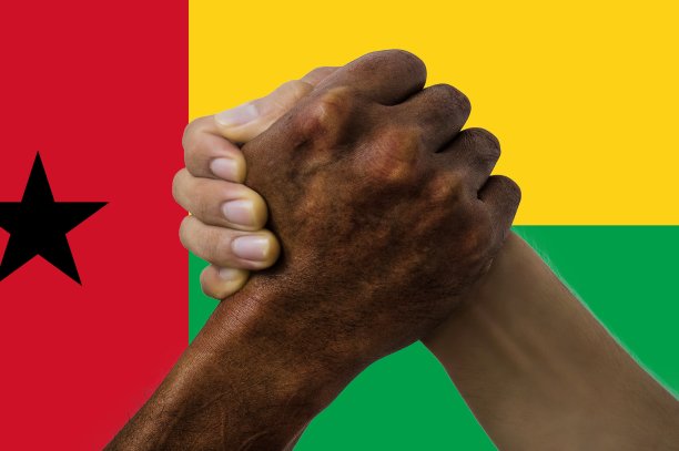 几内亚比绍国旗，融合多文化青年群体图片下载