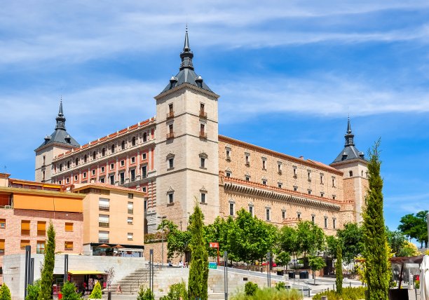 夏天在西班牙托莱多的阿尔卡扎尔图片下载