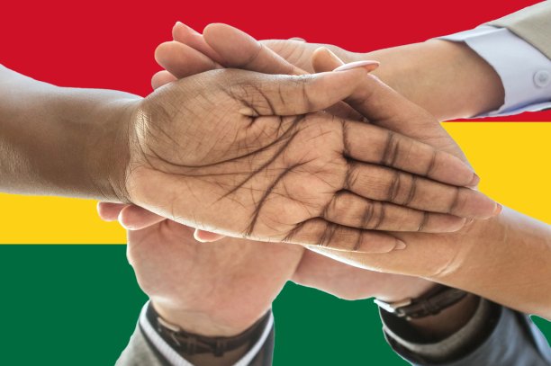 加纳国旗，多文化青年群体的融合图片下载