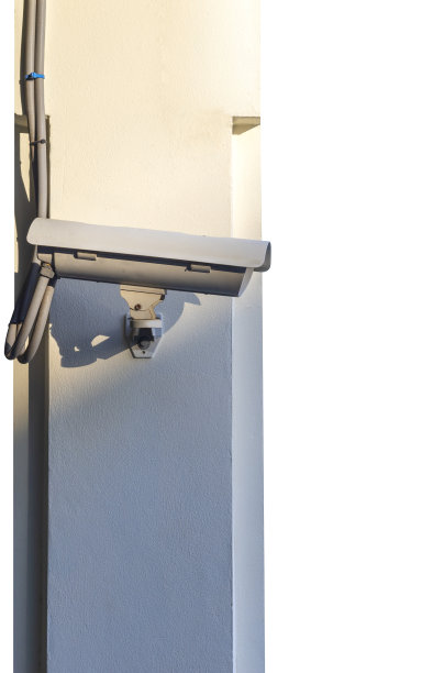 墙上的闭路电视摄像头，白色背景。图片下载