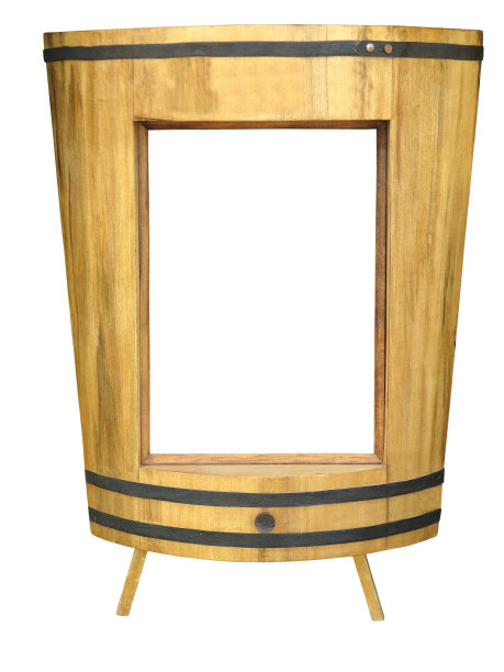 原始手工框架，如棕色木桶，孤立在白色之上图片下载