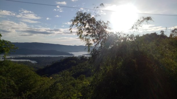 河上的景色图片下载