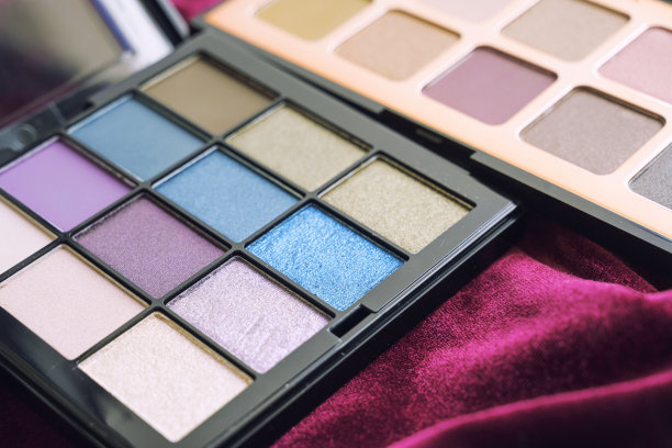 眼影的颜色图片下载