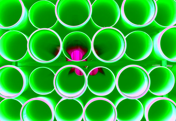 塑料橙色管道堆叠详细照片图片下载