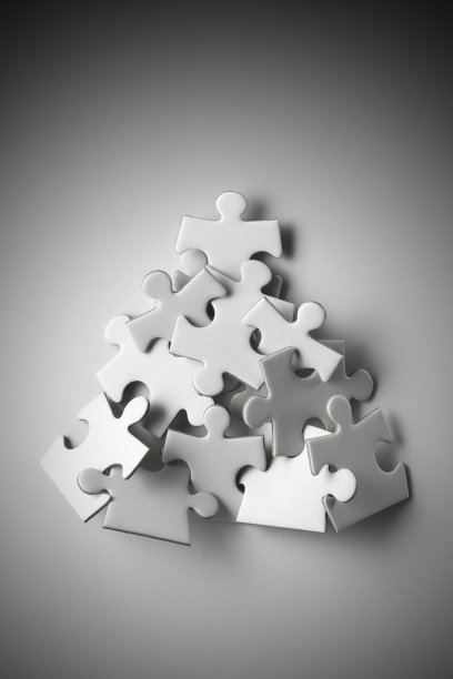 用拼图制作的圣诞树图片下载