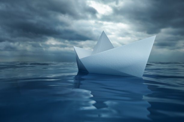 海上的纸船图片下载