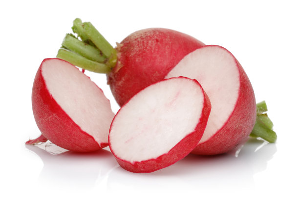 红萝卜片孤立在白色上图片下载