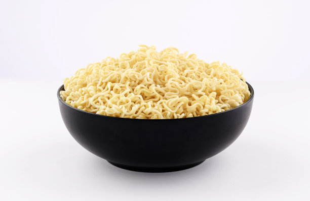 黑底白底的面条碗图片下载