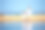 夏天的早晨，孩子们在浅水里散步图片下载
