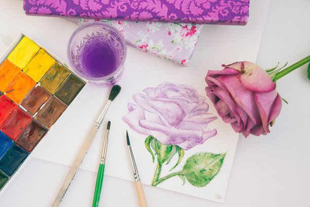 用水彩颜料作画，用铅笔素描图片下载