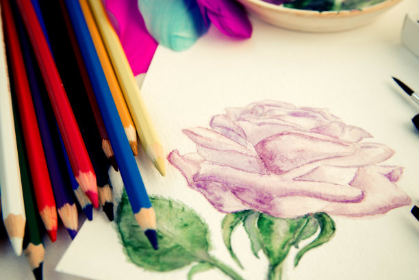用水彩颜料作画，用铅笔素描图片下载