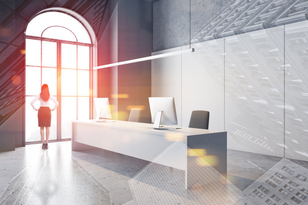 在白色的开放式办公室里的女商人图片下载