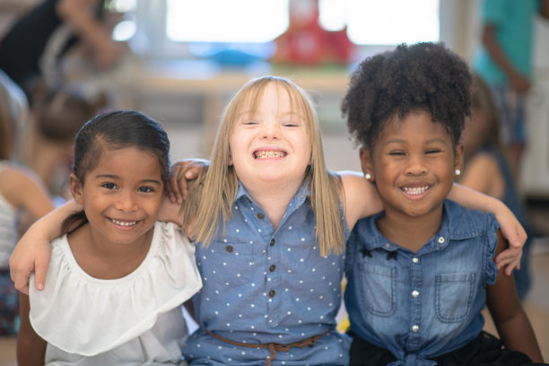 幼儿园多民族儿童人像库照片图片下载