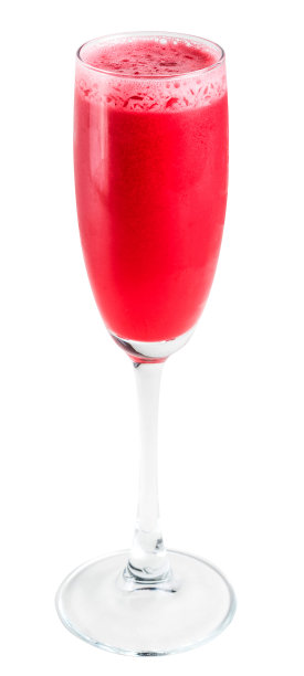 浆果鸡尾酒在一个高透明的玻璃杯图片下载