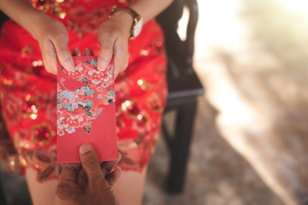 春节送礼物图片素材ID：347509512