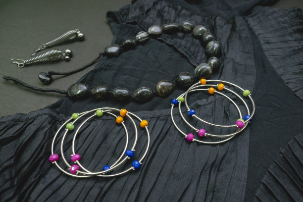 妇女的服装和配饰。图片下载