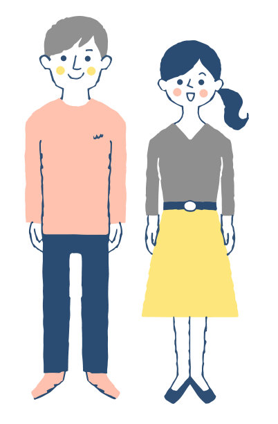 年轻夫妇微笑着站在那里图片下载