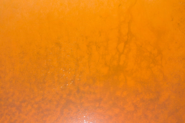 鸟瞰图的粉色湖Retba或Lac玫瑰在塞内加尔。无人机从上面拍摄的照片。非洲的自然景观。图片下载