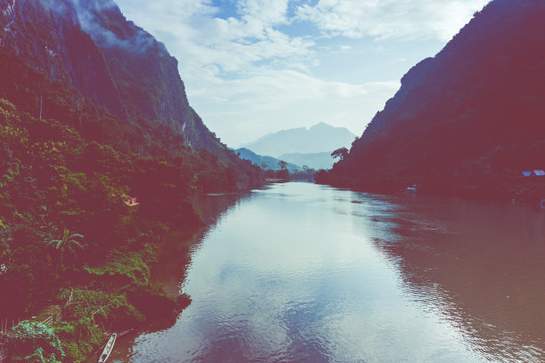 山川和河流的鸟瞰图。老挝北部。东南亚。无人机从上面拍摄的照片。鸟瞰图。图片下载