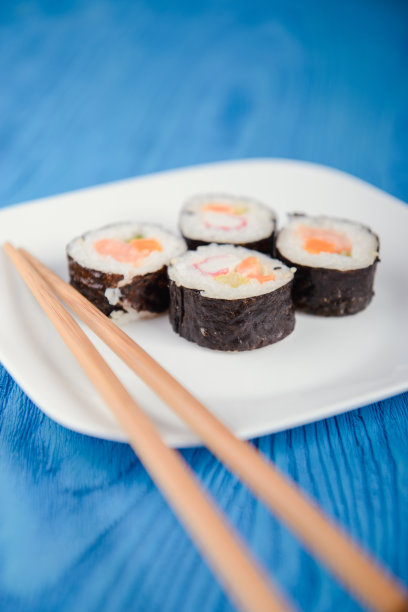 开胃美味的日本卷盘图片下载