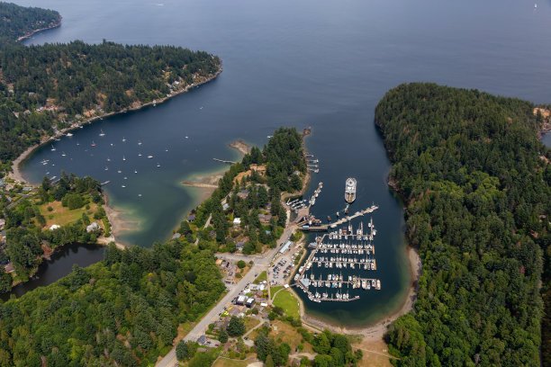 舒适的海湾，Bowen岛，不列颠哥伦比亚省图片下载