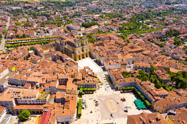 奥赫大教堂鸟瞰图图片下载