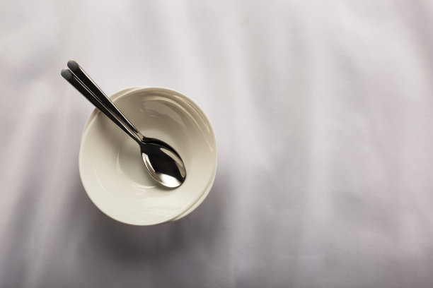 棕色碗，深色乡村，面粉牛奶鸡蛋，玻璃碗，烘焙配料，厨房碗碟，木碗图片下载