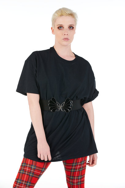 空白t恤模型-机车摇滚时尚女孩准备为您的设计图片下载