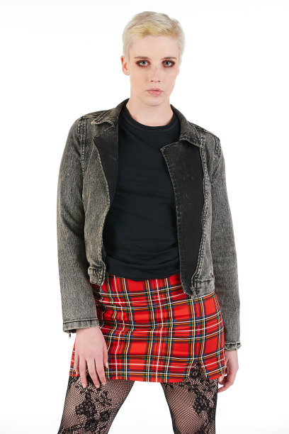 空白t恤模型-机车摇滚时尚女孩准备为您的设计图片下载