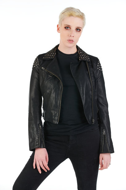 空白t恤模型-机车摇滚时尚女孩准备为您的设计图片下载