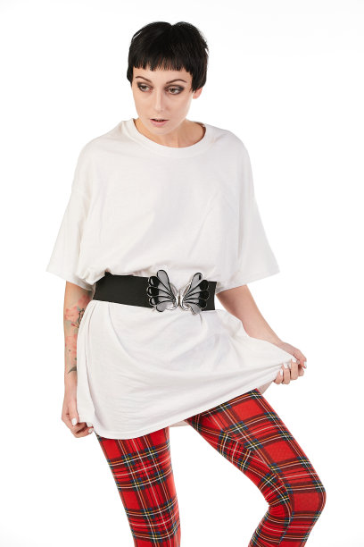 空白t恤模型-机车摇滚时尚女孩准备为您的设计图片下载