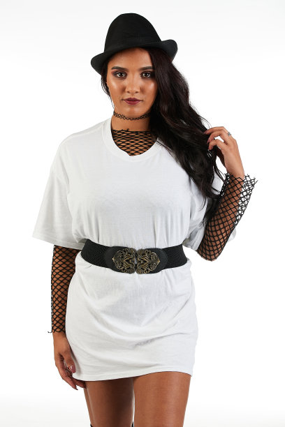 空白t恤模型-机车摇滚时尚女孩准备为您的设计图片下载