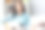 穿着休闲衬衫的漂亮女士图片下载