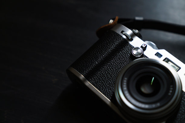 老式数码相机只能在黑暗背景下拍摄图片下载