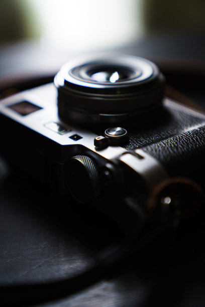 老式数码相机只能在黑暗背景下拍摄图片下载