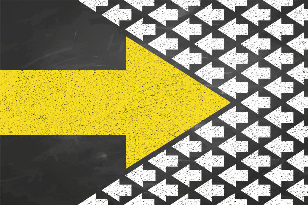 在黑板背景上走自己的路概念图片下载