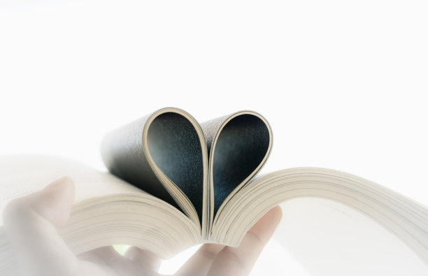 打开卷叶的书图片下载