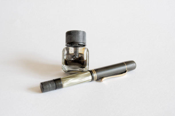 喷泉和墨水池。图片下载