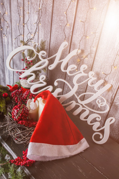 白色木质背景上的雪地复古风圣诞节文字图片下载