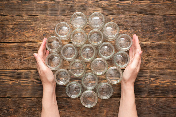 空的玻璃瓶。图片下载