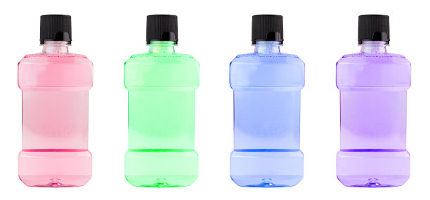 一套彩色塑料瓶水漱口水隔离在白色背景图片下载
