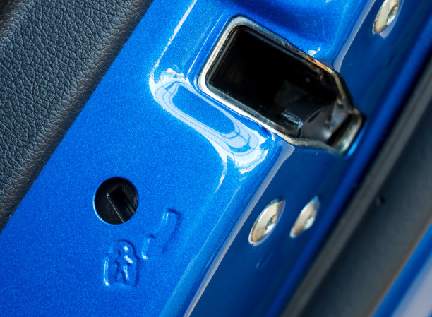 保护后门不受乘客舱伤害的门锁图片下载