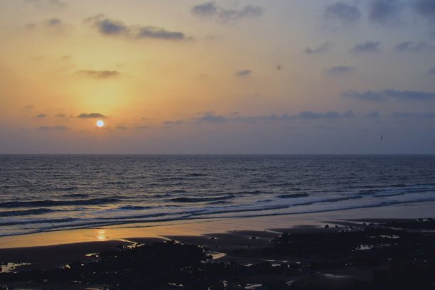 美丽的海滩。图片下载