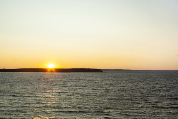 河上的日落图片下载