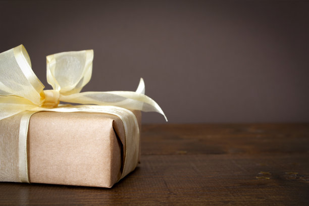 优雅的礼物盒图片下载