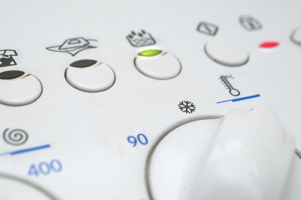 洗衣机上的冷洗程序选择器，浅场深度图片下载