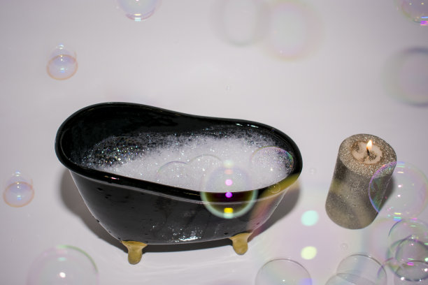 黑色的泡沫浴图片下载