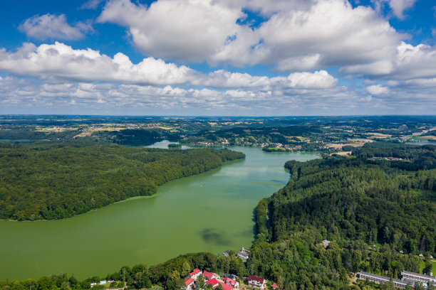 卡树边景观公园鸟瞰图。Kaszuby。波兰。无人机从上面拍摄的照片。鸟瞰图。图片下载
