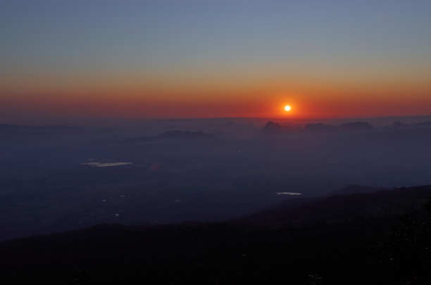 早上的日出时间。图片下载