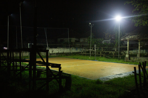 在亚洲的街道上点亮了一盏灯图片下载